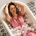 Tehotenská nočná košeľa Linda Pink Hearts