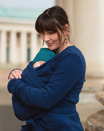 Zina - tehotenský a nosiaci zavinovací flísový kabátik, tmavomodrý